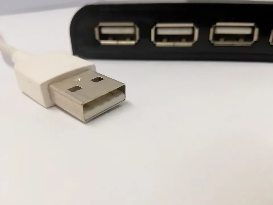 Four port USB hub for laptop accessories